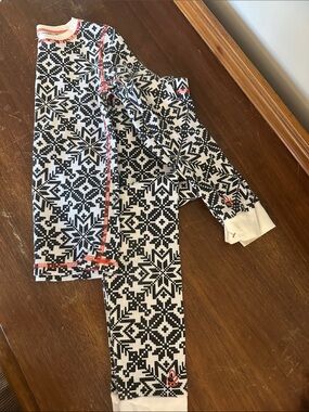 Cuddl Duds Black & White Geometric with Red Trim